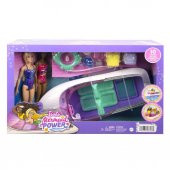Barbienin Botu Oyun Seti, 2 Barbie, 4 oturma alanı bulunan şeffaf zeminli tekne (46 cm) ve 4 aksesuarıyla, 3 yaş ve üzeri HHG60 - 5