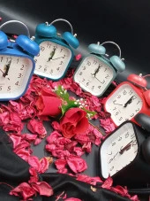 Kare Dekoratif Çalar Saat - 8