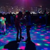 DİSKO IŞIĞI LED RGB DİSKO IŞIK TOPU AMPUL LED IŞIK DÖNEN DİSKO TOPU IŞIKLI YILBAŞI PARTİ IŞIKLARI - 3