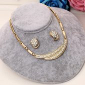 Worldshop MODA KOLYE KÜPE BİLEKLİK YÜZÜK TAKI SETİ, AHŞAP KUTU İÇERİSİNDE - 2