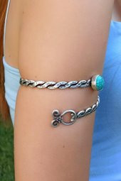 Burgu Şekilli Doğal Taşlı Kadın Kol Bilekliği Pazılık Gümüş Kaplama El Yapımı Ayarlanabilir Kol Bilekliği Pazılık thumbnail 4