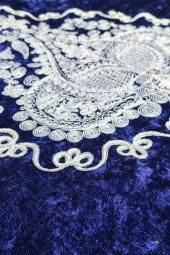 Verna Süzene İşlemeli Kadife Seccade Lacivert thumbnail 12