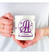 Kişiye Özel İsim Baskılı Yeniyıl Kar Küresi Temalı Porselen Beyaz Kupa Bardak HK2424 thumbnail 1