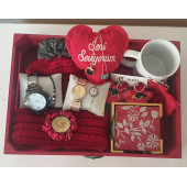 Yılbaşı Hediye Sepeti Kırmızı thumbnail 1