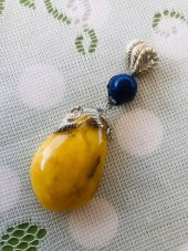 DOĞAL KAYA DAMLA KEHRİBAR LAPİS LAZULİ TAŞLI KOLYE UCU 21,35 Gram - 2