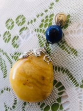 DOĞAL KAYA DAMLA KEHRİBAR LAPİS LAZULİ TAŞLI KOLYE UCU 23,34 Gram - 3