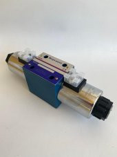 Mega-pack 4WE10E-24V Ekskavatör Selonoid Hidrolik Yön Kontrol Valfi - 4