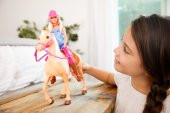 Barbie ve Güzel Atı Oyun Seti, Sarışın Bebekli FXH13 - 2