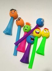 3 Renk Işıkla Fırlayan Suratlar Bas Fırlat Zıp Zıp Oyuncak Emoji Toplar Süper Zevkli Işık Show - 5