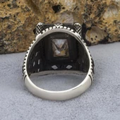 Zülfikar Desenli Beyaz Kare Zirkon Taşlı 925 Gümüş Erkek Yüzük thumbnail 4