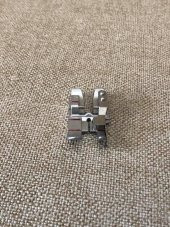 Pfaff IDT Sistemi İçin 1/4 İnç Geçmeli Kılavuz Ayağı 820924096 thumbnail 4