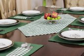 Amerikan Servis Pamuklu Supla Ve Runner Seti 6 Kişilik Yılbaşı Temalı Yeşil Ekose Sunum Takımı thumbnail 3