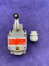 Azbil Yamatake 1LX7001-P Limit Anahtarı thumbnail 2