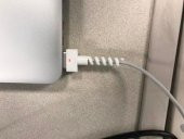 MacBook Kablo Koruyucu  Tutucu Asma Aparatı Aksesuar Aparat Asma - 1