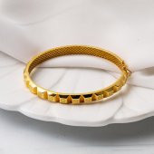 14 Ayar Altın Vida Detaylı Kelepçe Bilezik thumbnail 5