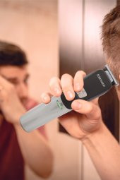 Goldmaster Jön Islak Kuru Hızlı Şarj Özellikli Kablolu Kablosuz Kullanımlı Standlı 10 in 1 Erkek Bakım Seti thumbnail 6