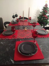 Ayşemce yılbaşı Amerikan servis takım 6 kırmızı kare supla,2 adet ekose desenli runner - 1