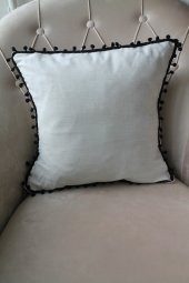2 Adet Siyah Ponponlu Krem Kırlent Kılıfı 42x42cm - 1