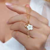 Vaoov 925 Ayar Gümüş Sedef Çiçekli Anahtar Kolye thumbnail 1