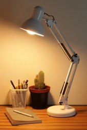 Masa Lambası Akrobat Yaylı Metal 360° Açılı Ayarlanabilir Hareketli Çalışma Masası Lambası Beyaz - 6