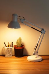 Masa Lambası Akrobat Yaylı Metal 360° Açılı Ayarlanabilir Hareketli Çalışma Masası Lambası Beyaz - 9