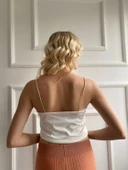 Kadın Ekru Degaje Yaka Crop thumbnail 3