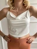 Kadın Ekru Degaje Yaka Crop thumbnail 2