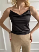 Kadın Siyah Degaje Yaka Crop thumbnail 1