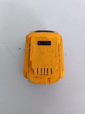 Dewalt 14.4V 4.0Ah Li-ion Akü DCB142XE 2.El - 3