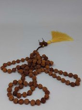 Rudraksha Tohumlu Sarı Püsküllü 108lik Ara Düğümlü El Yapımı Mala Kolye thumbnail 3