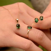 14k Altın Zümrüt Görünümlü Kolye thumbnail 2