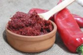 EV YAPIMI TATLI BİBER SALÇASI 3 KG - 1