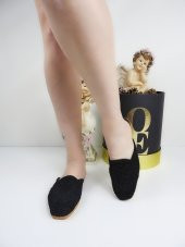 Sue Siyah Hasır Işlemeli Önü Kapalı Terlik thumbnail 1