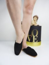 Sue Siyah Hasır Işlemeli Önü Kapalı Terlik thumbnail 3