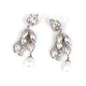 925 Ayar Gümüş Yapraklı Damla İncili Küpe thumbnail 1