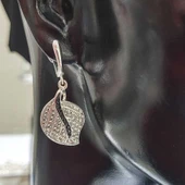 925 Ayar Gümüş Beyaz Zirkon Taşlı Yaprak Model Küpe thumbnail 2