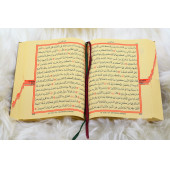Kahverengi Ahşap Kapaklı Orta Boy Kuranı Kerim (24.5 cmx17cm) Seccade (67cmx122cm) Tesbih Set - 4