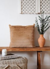 The Mia Fitilli Peluş Yastık Kahve 45x45 cm - 1