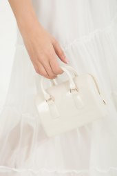 Kadın El Ve Omuz Çantası Küçük Boy Zincirli thumbnail 4