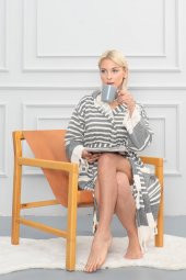 Semecca Peştamal Püskül Detaylı Kapüşonlu Unisex Bornoz - 3