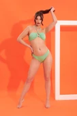 Yeşil Fitilli Straplez Tek Üst Bikini thumbnail 2