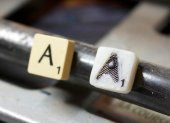 Mini Scrabble Yedek Parça Plastik Aparat - 1