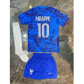 MBAPPE Fransa milli takım forması tozluk hediyeli - 1
