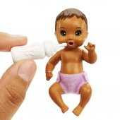 Barbie Bebek Bakıcısı Bebeği ve Aksesuarları Oyun Seti Seri: FHY97 - 4