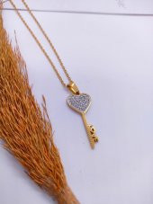 Gold Renk Kalpli Anahtar Figürlü Taşlı Kolye - 2
