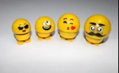 ARAÇ İÇİ GÖĞÜS ÜSTÜ YAPIŞTIRMA 4LÜ EMOJİ-SARI - 1