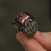 Kırmızı Taşlı Erzurum Oyma Motifli 925 Gümüş Erkek Yüzük thumbnail 5