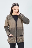 Fresh&Moda Kadın Vizon Desenli Düğmeli Triko Cepli Kışlık Anne Hırkası - 2