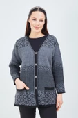 Kadın Siyah Gri Desenli Triko Düğmeli Cepli Kışlık Anne Hırkası thumbnail 1