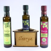 İzorya 3lü Stantlı Çeşnili Zeytinyağı Seti Kekikli, Limonlu ve Biberiyeli Zeytinyağı Seti 3×250 ml Lazer Kesim Stantlı - 2
